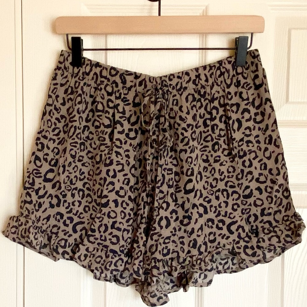 American Eagle Leopard shorts High Rise Ruffle Drawstring Medium Women’s leopard